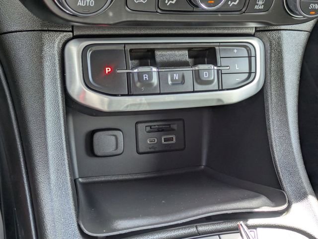Used 2023 GMC Acadia SLT w/ Elevation Edition image 25