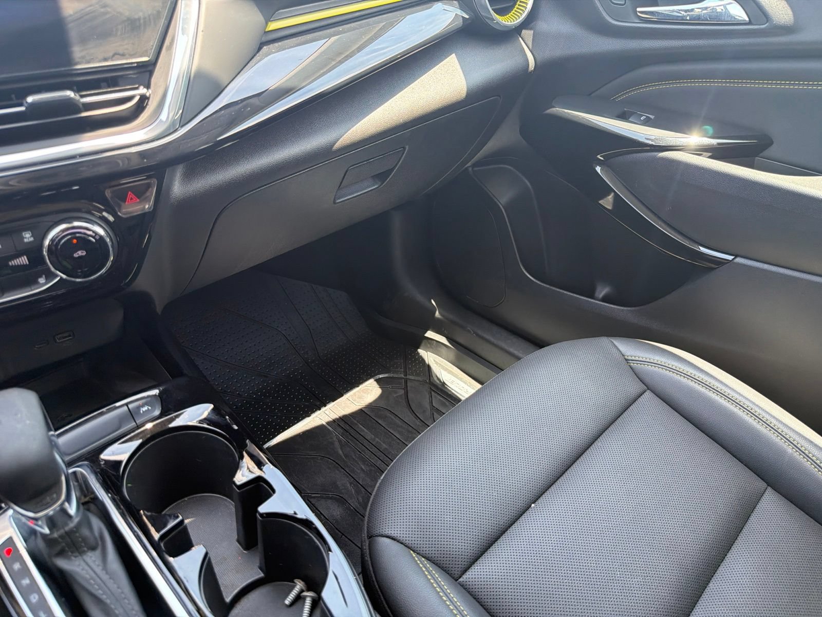 Used 2025 Chevrolet Trax ACTIV w/ Sunroof Package FWD image 29
