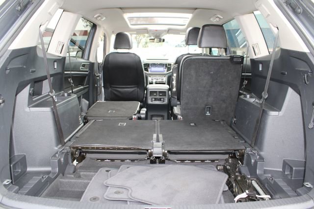 Used 2018 Volkswagen Atlas SEL Premium AWD/4WD image 46