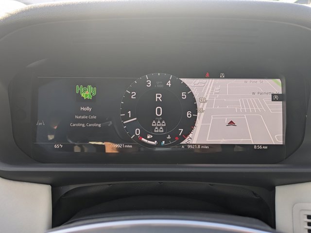 Used 2025 Land Rover Discovery S image 23