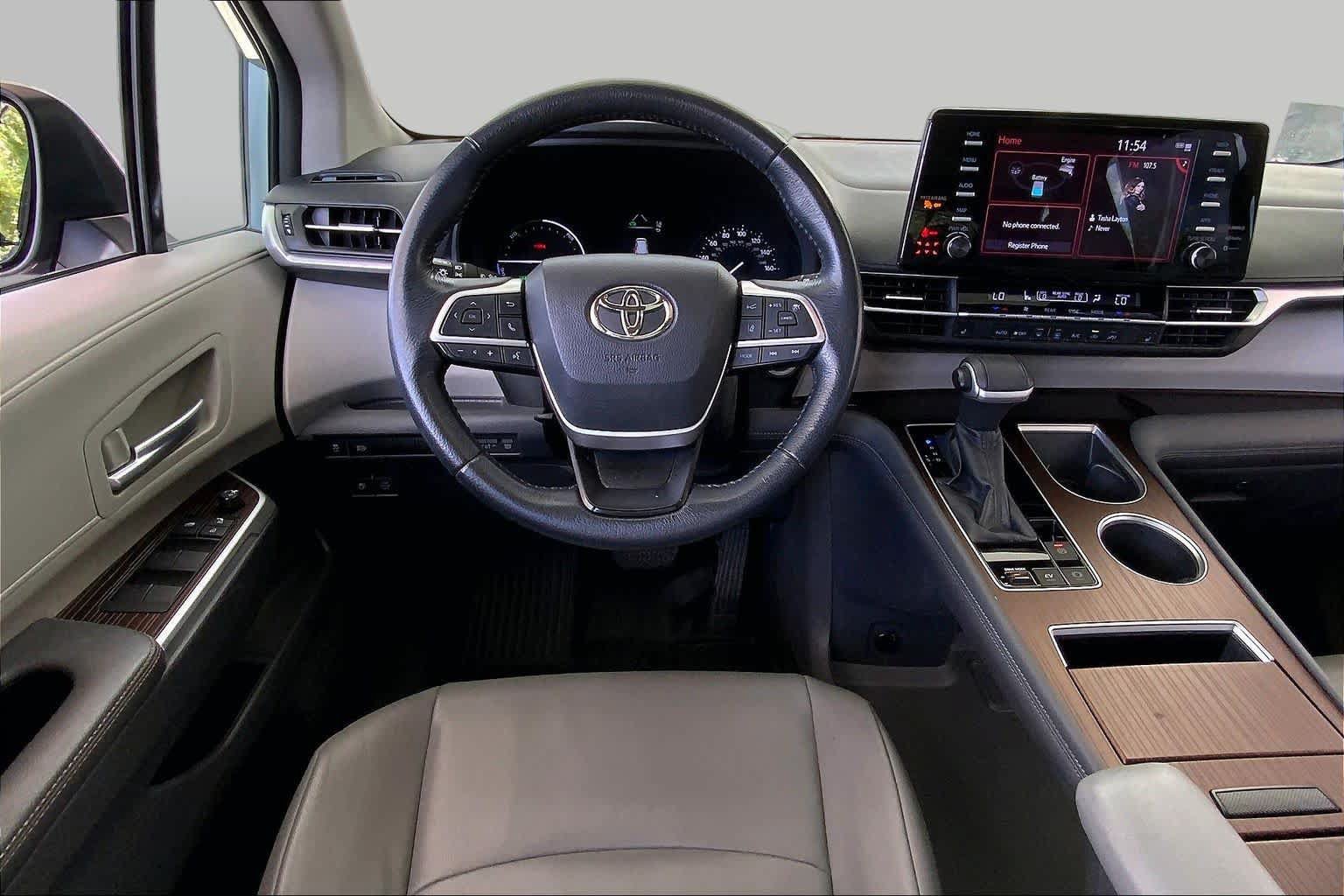 Used 2021 Toyota Sienna XLE FWD image 6