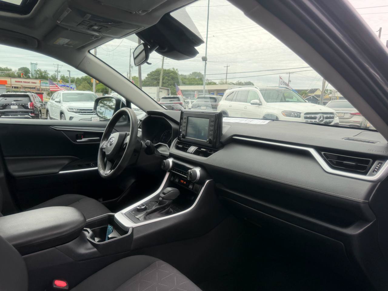 Used 2019 Toyota RAV4 XLE AWD/4WD image 21