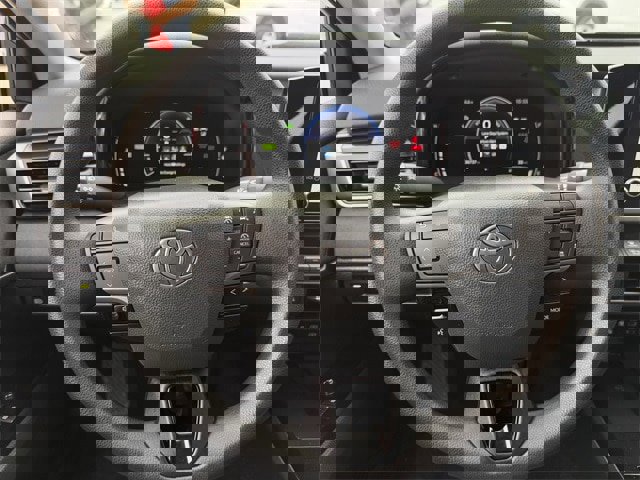 Used 2025 Toyota Camry LE image 13