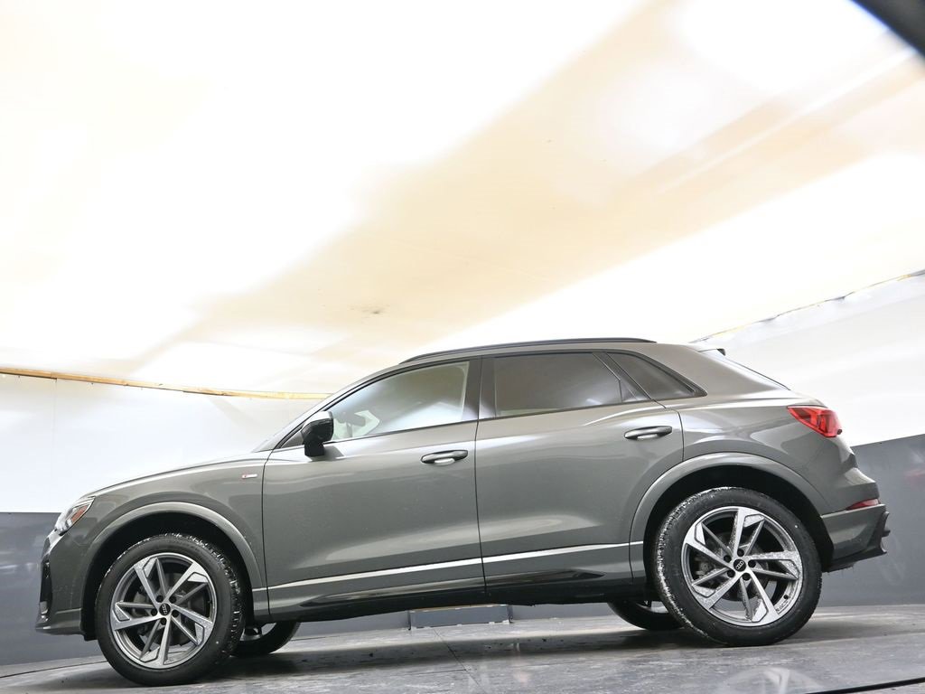 New 2025 Audi Q3 2.0T Premium image 41