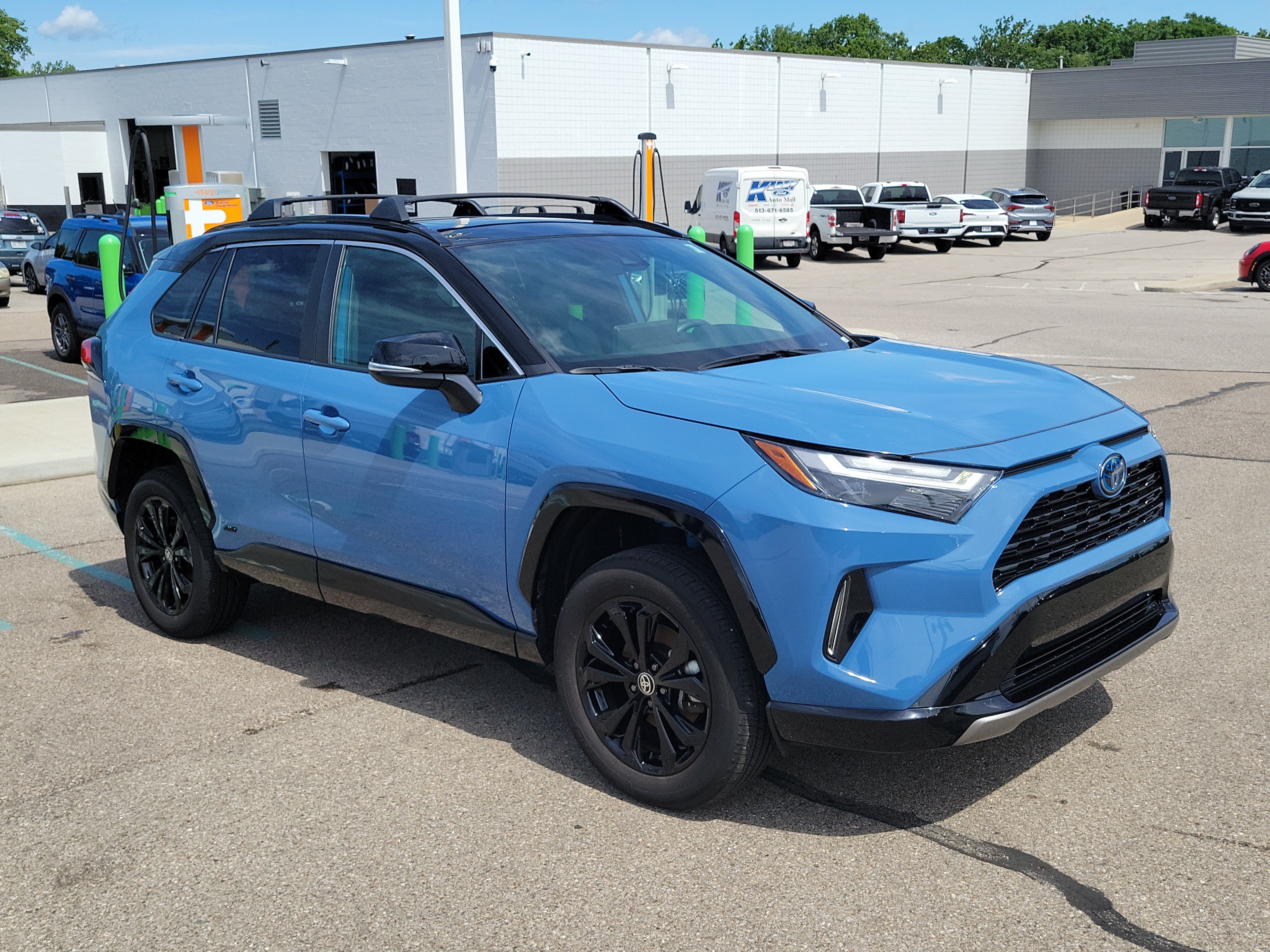 Used 2024 Toyota RAV4 XSE w/ Weather Package AWD/4WD image 2