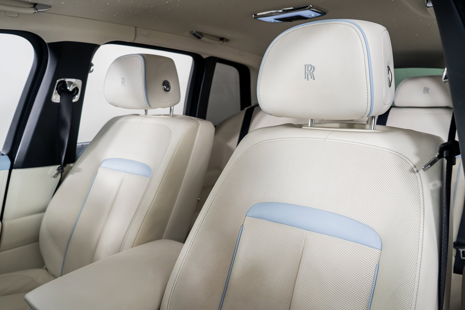 Used 2023 Rolls-Royce Cullinan Black Badge image 3