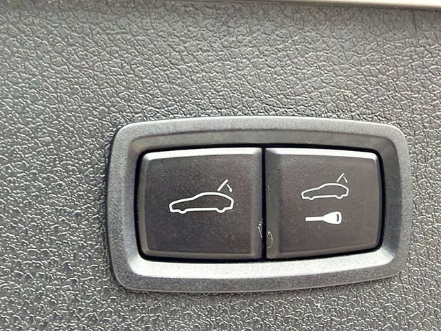Used 2023 Porsche Macan Turbo image 13