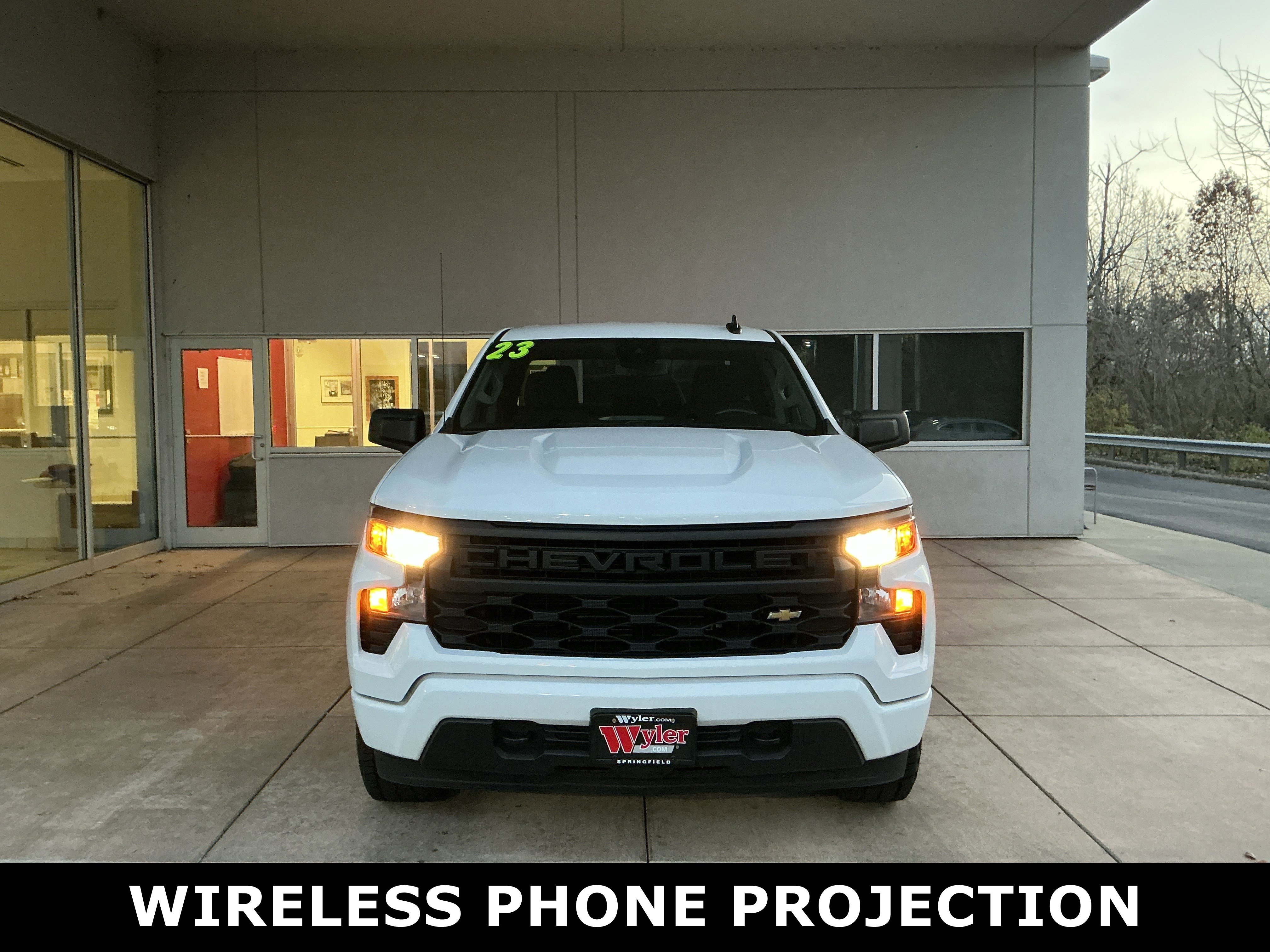 Used 2023 Chevrolet Silverado 1500 Custom image 2