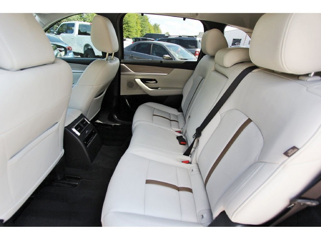 Certified 2026 MAZDA CX-90 3.3 Turbo w/ Premium Plus Pkg AWD/4WD image 11