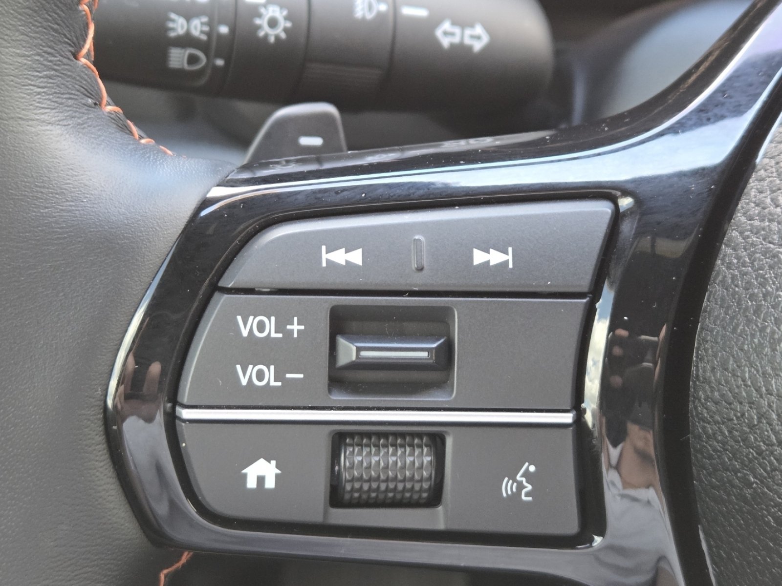 Used 2025 Honda Pilot TrailSport image 36