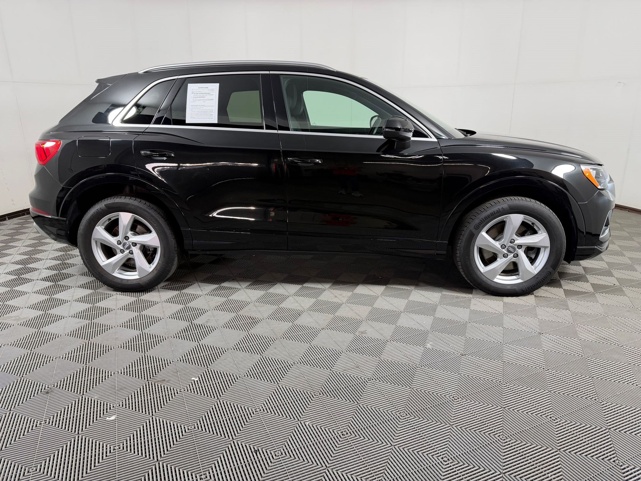 Used 2020 Audi Q3 2.0T Premium w/ Convenience Package AWD/4WD image 8