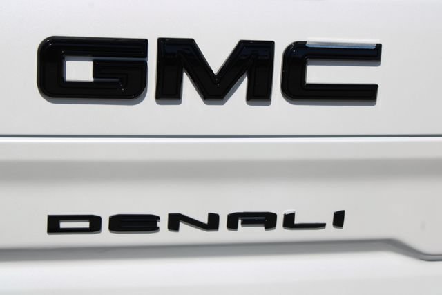 Used 2022 GMC Sierra 1500 Denali w/ Denali Reserve Package AWD/4WD image 8