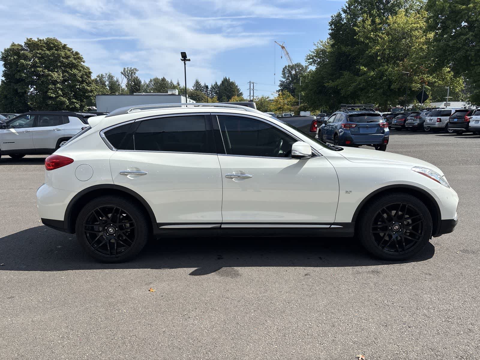 Used 2017 INFINITI QX50 AWD w/ Premium Plus Package image 5