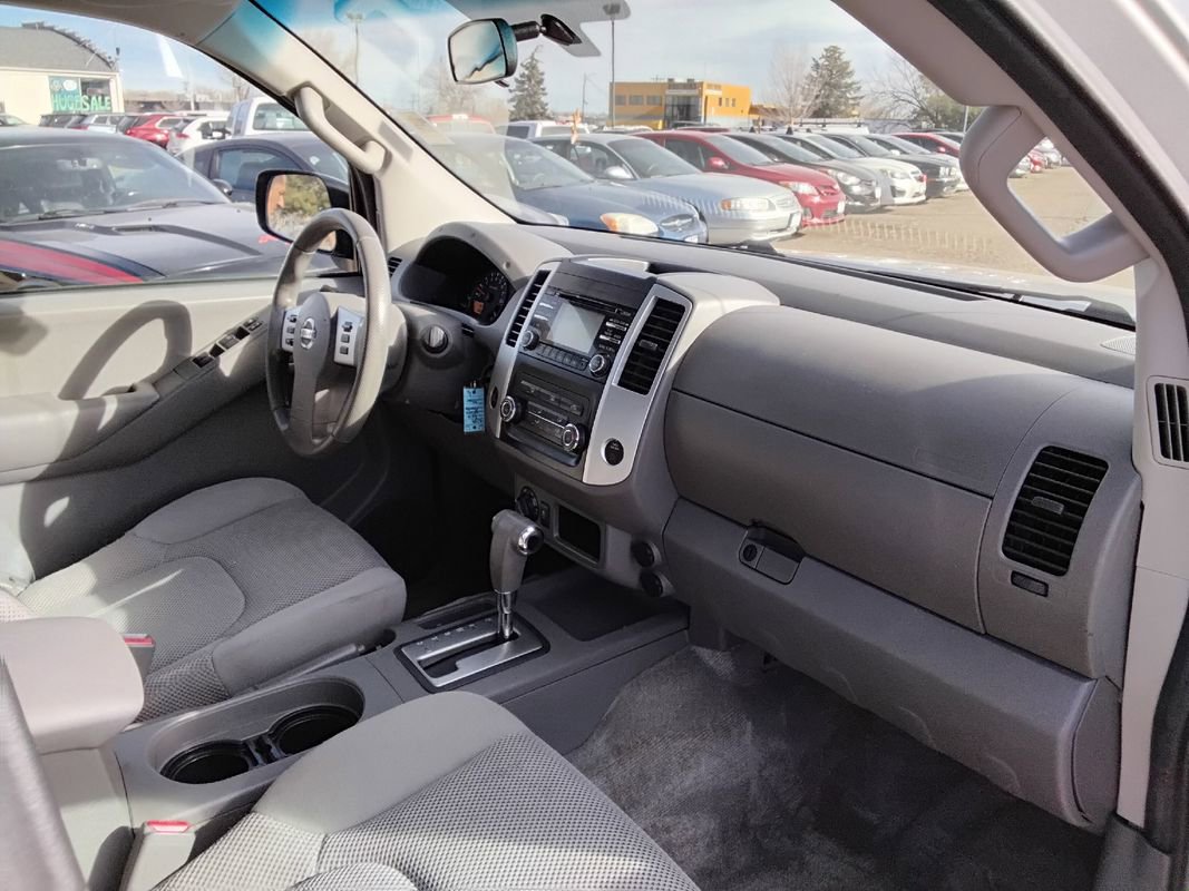 Used 2013 Nissan Frontier SV image 14