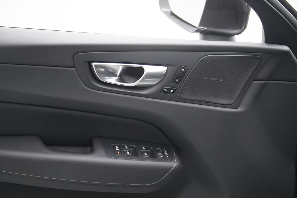 Certified 2023 Volvo XC60 B5 Ultimate AWD/4WD image 11