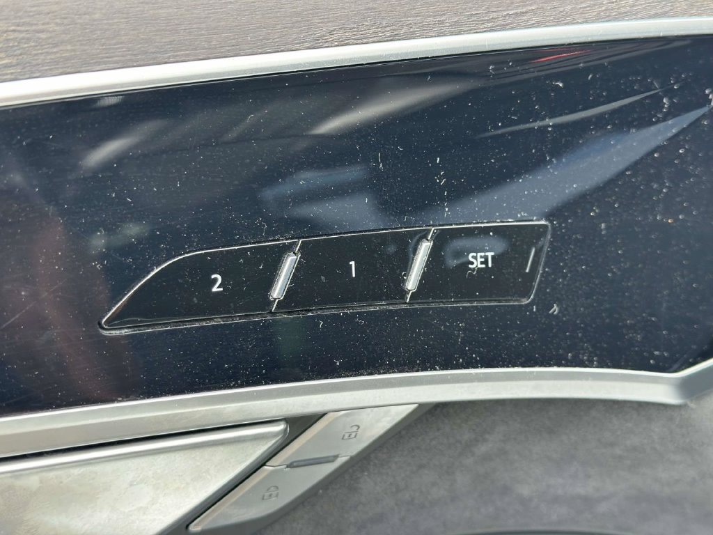 Used 2022 Audi A8 L 3.0T AWD/4WD image 18
