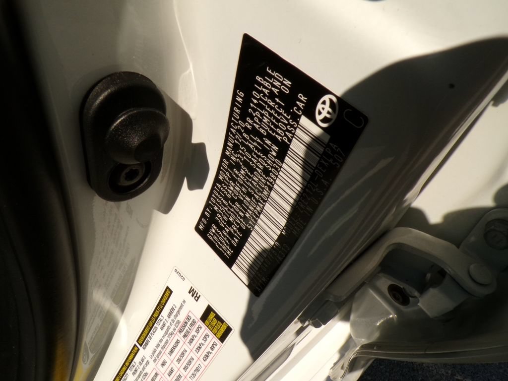 Used 2021 Toyota Corolla LE FWD image 35