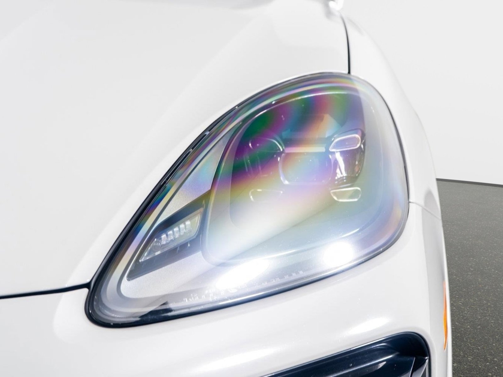 Used 2022 Porsche Cayenne Turbo image 24