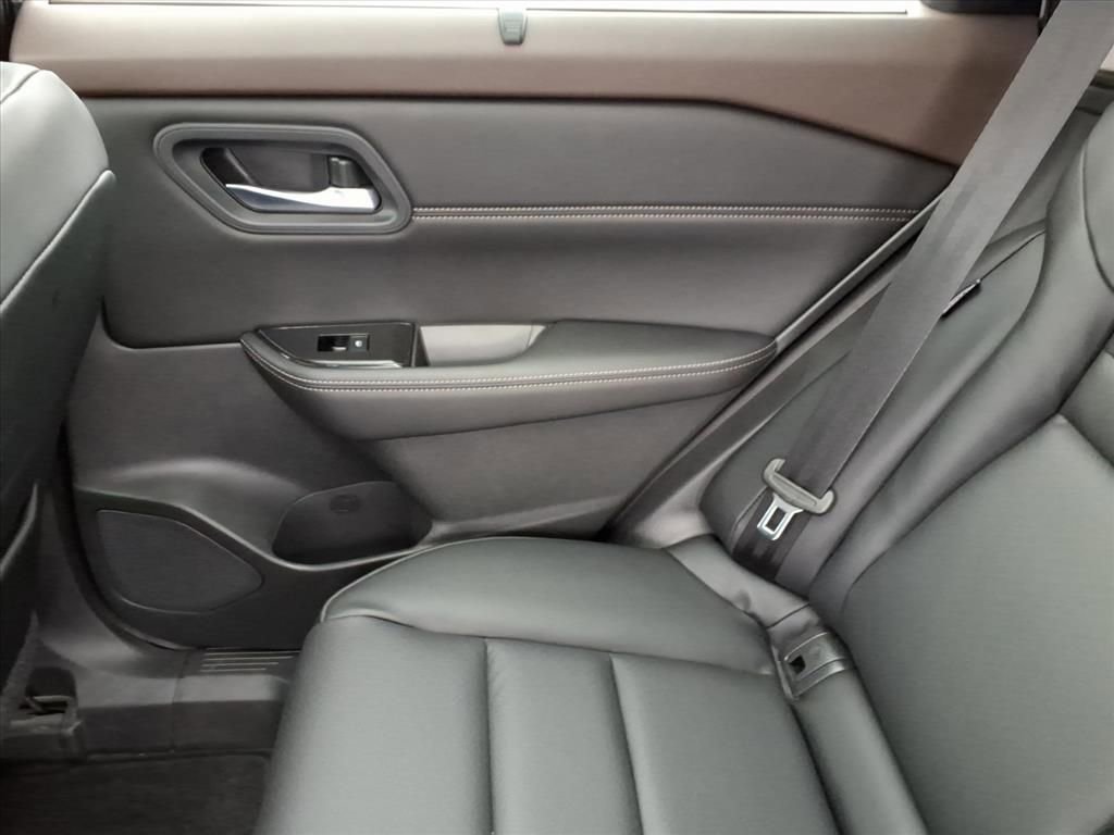 Used 2023 Nissan Rogue SV w/ SV Premium Package image 33