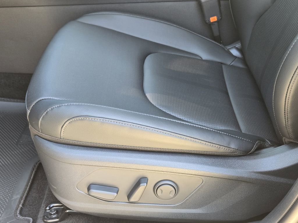 New 2026 Kia Sportage SX FWD image 19