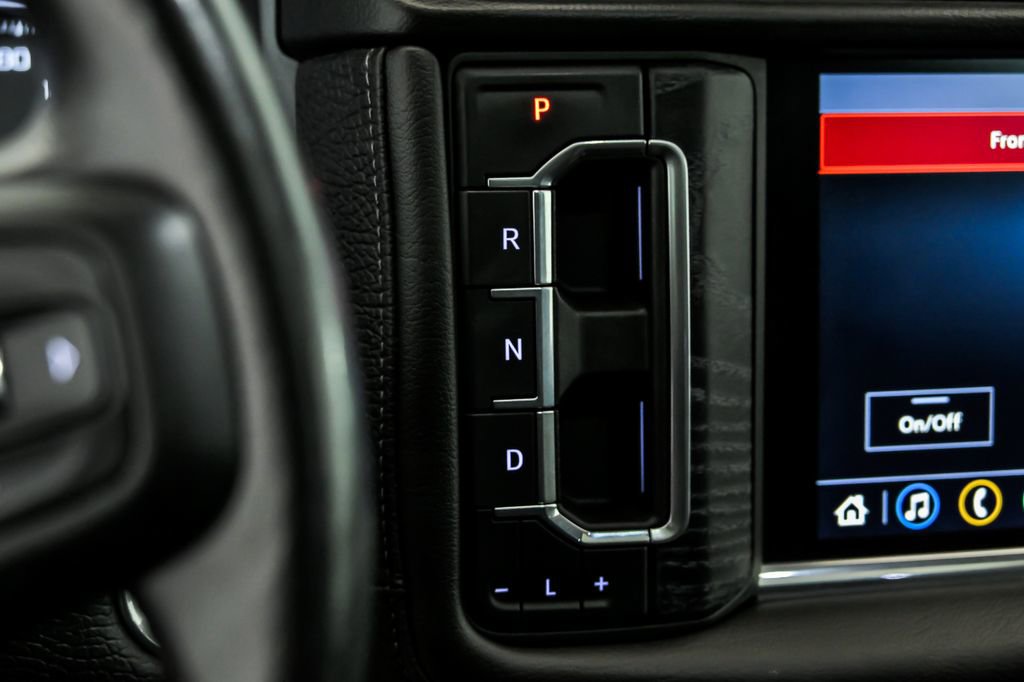 Used 2021 GMC Yukon Denali w/ Denali Premium Package AWD/4WD image 23