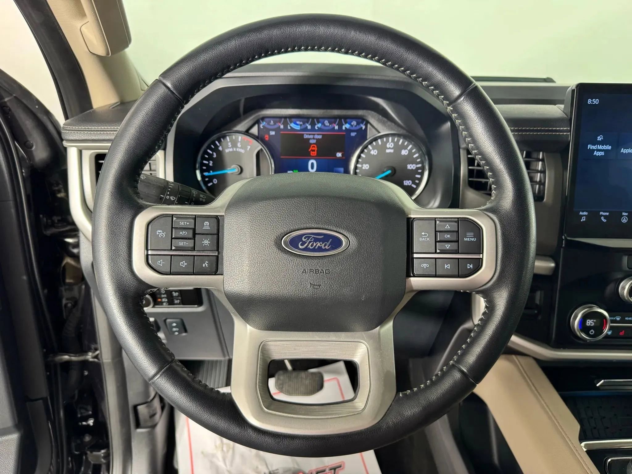 Used 2023 Ford Expedition XLT image 13