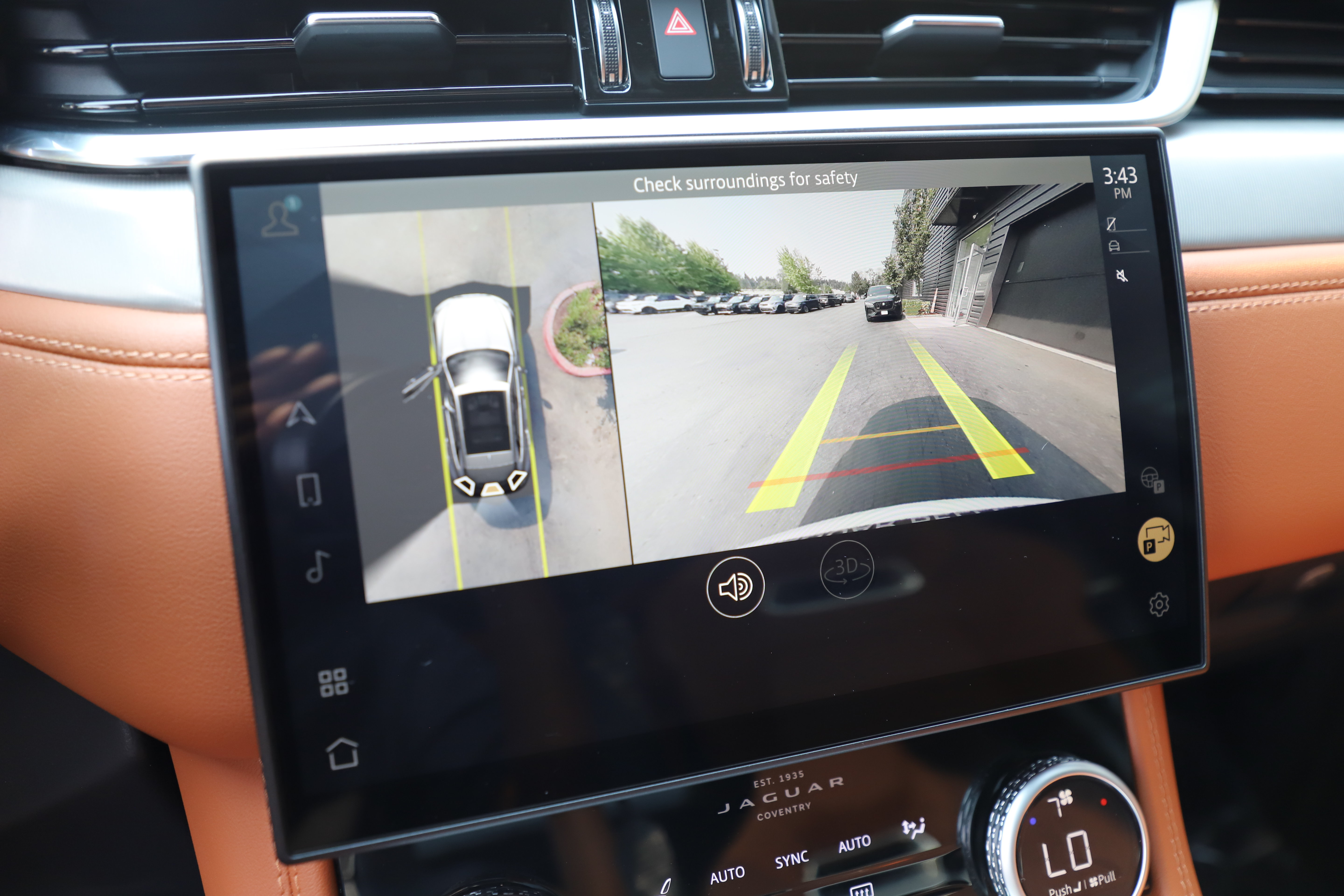 Certified 2025 Jaguar F-PACE R-Dynamic S AWD/4WD image 24