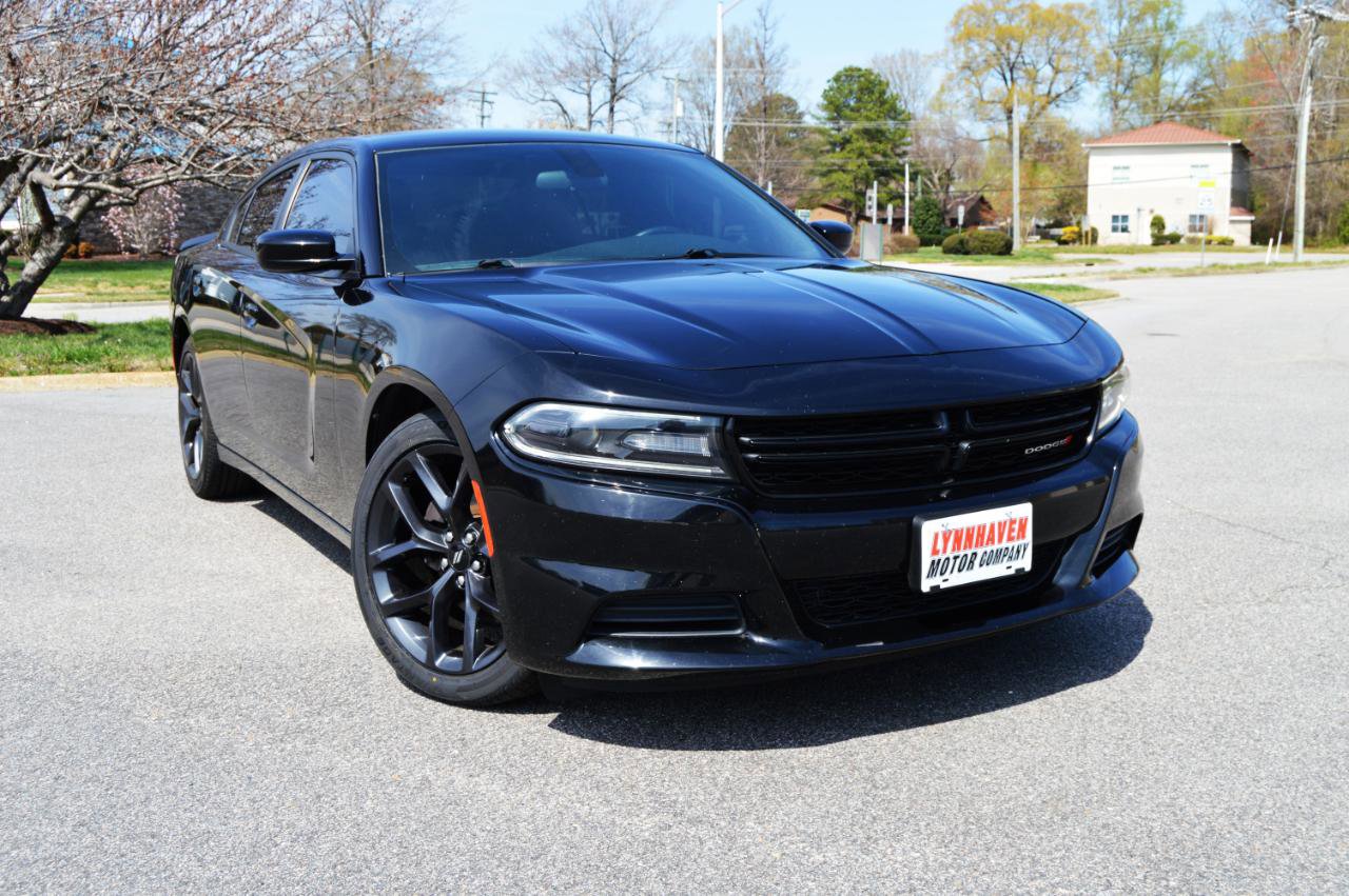 Used 2019 Dodge Charger SXT w/ Blacktop Package RWD image 20