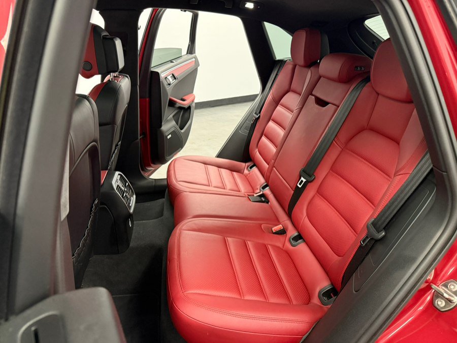 Used 2015 Porsche Macan Turbo w/ Premium Package Plus AWD/4WD image 52