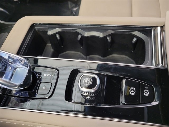 Certified 2026 Volvo XC90 B6 Plus w/ Protection Package image 22