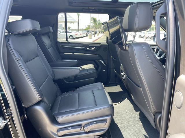 Used 2023 GMC Yukon XL Denali w/ Denali Reserve Package AWD/4WD image 29