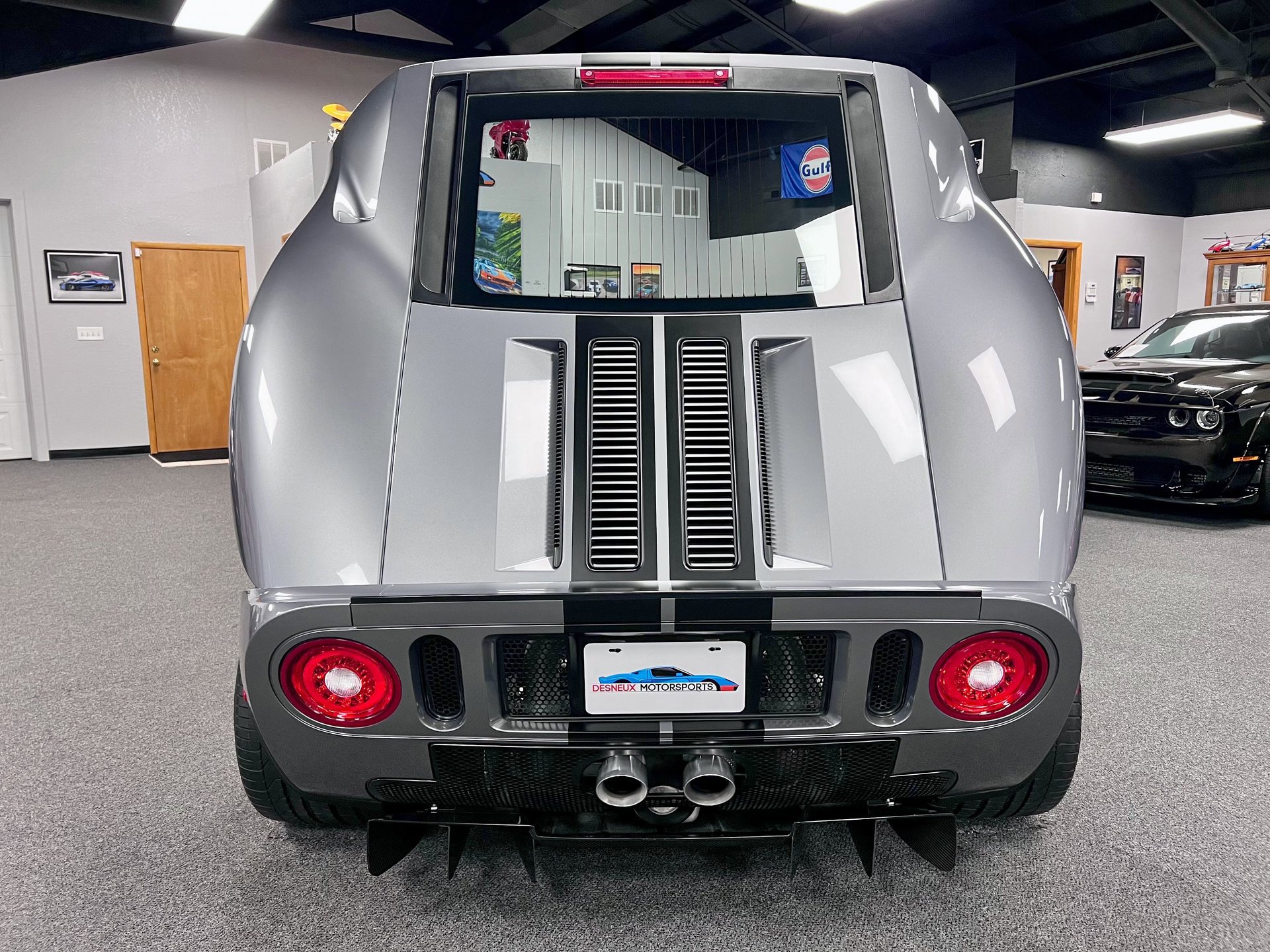 Used 2006 Ford GT RWD image 15