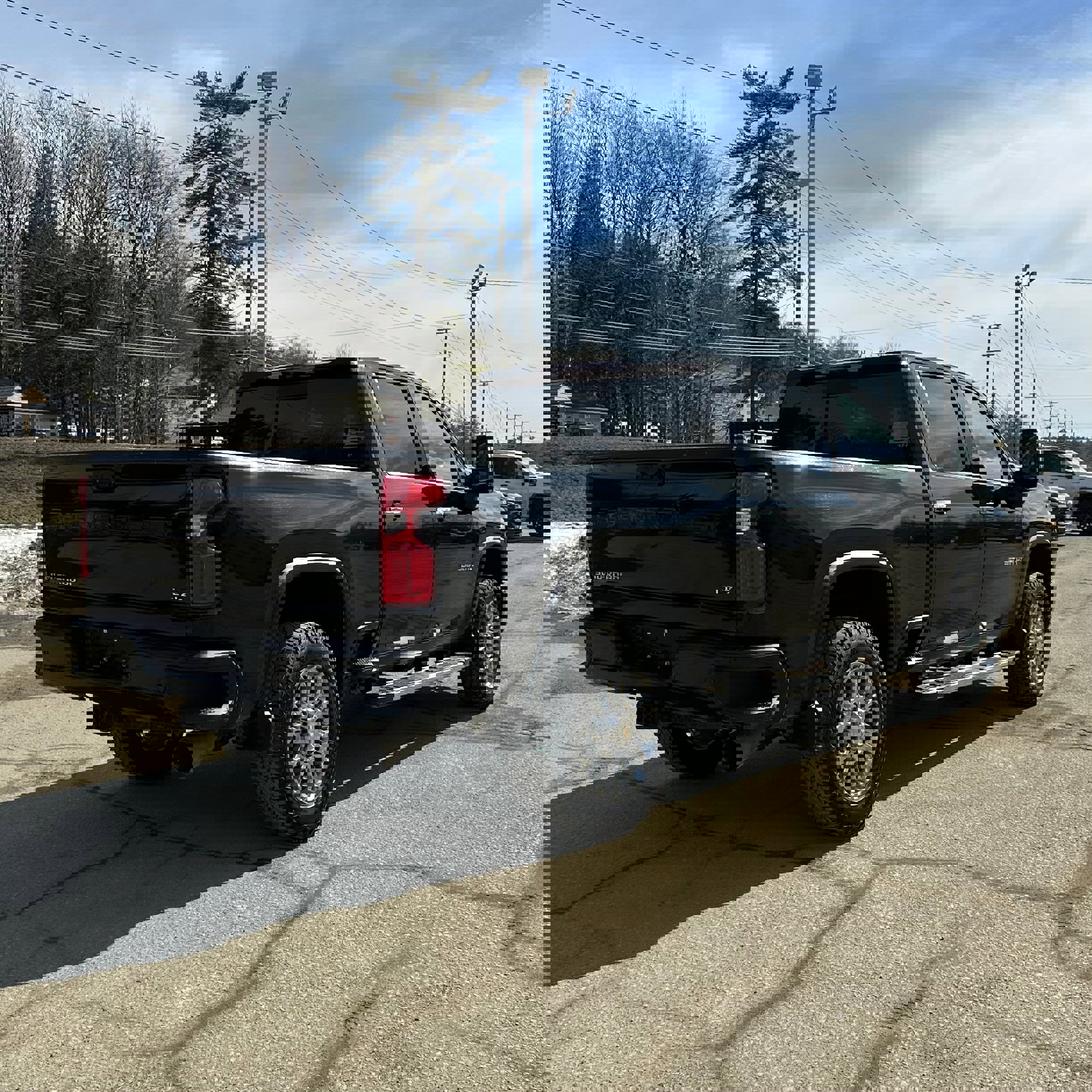 Used 2024 Chevrolet Silverado 2500 LTZ w/ LTZ Plus Package image 3