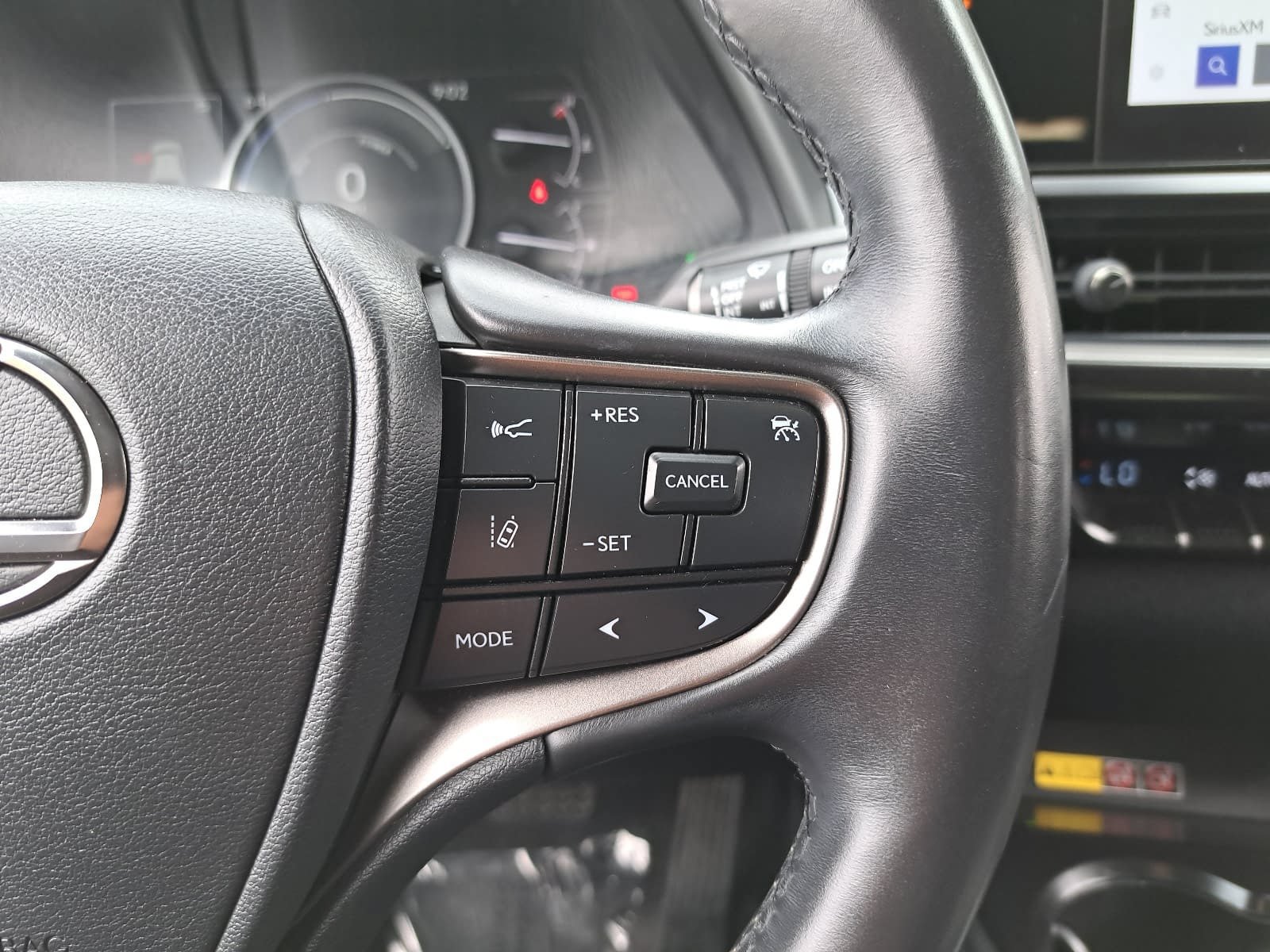 Used 2024 Lexus UX 250h FWD image 20
