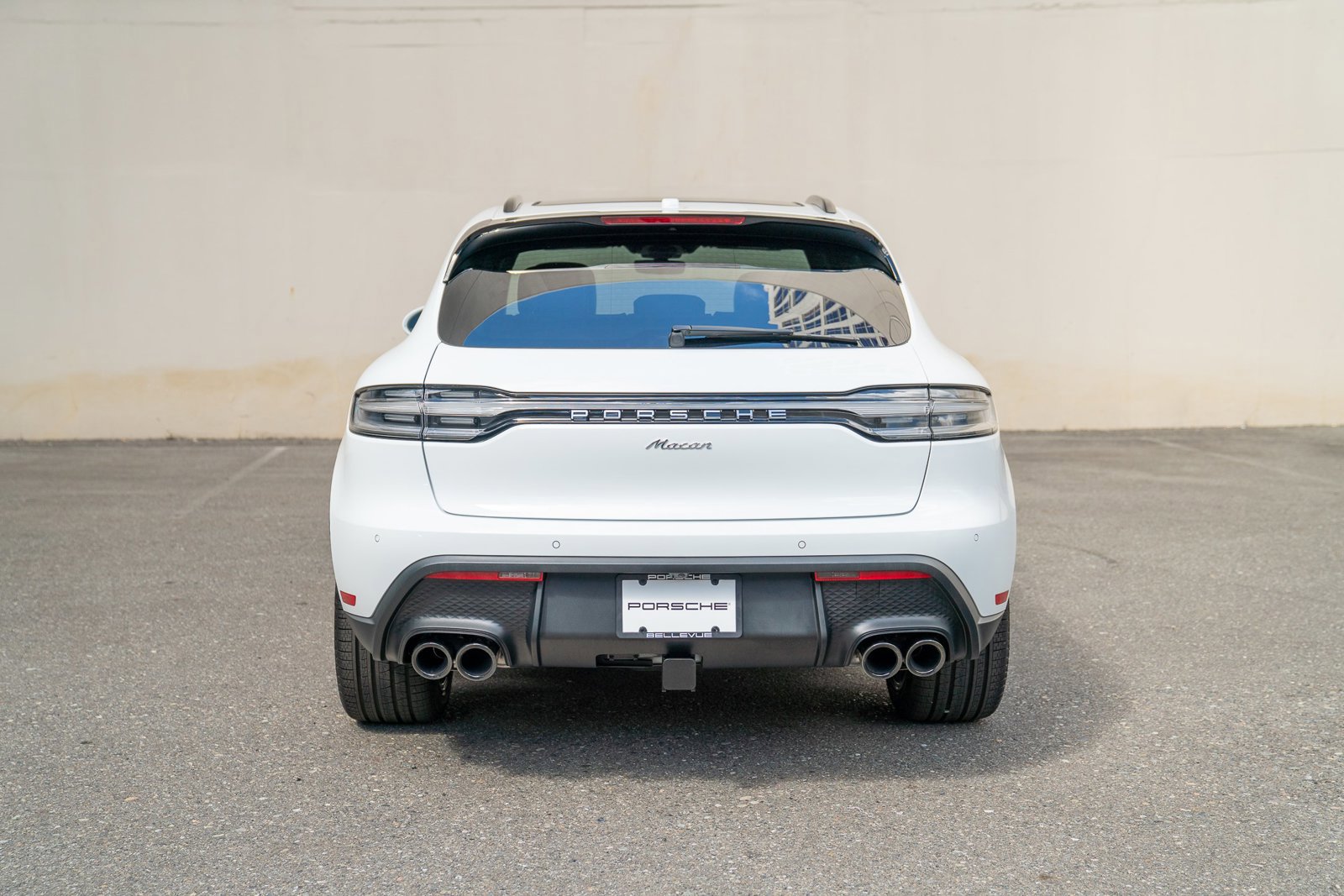 Certified 2025 Porsche Macan image 7