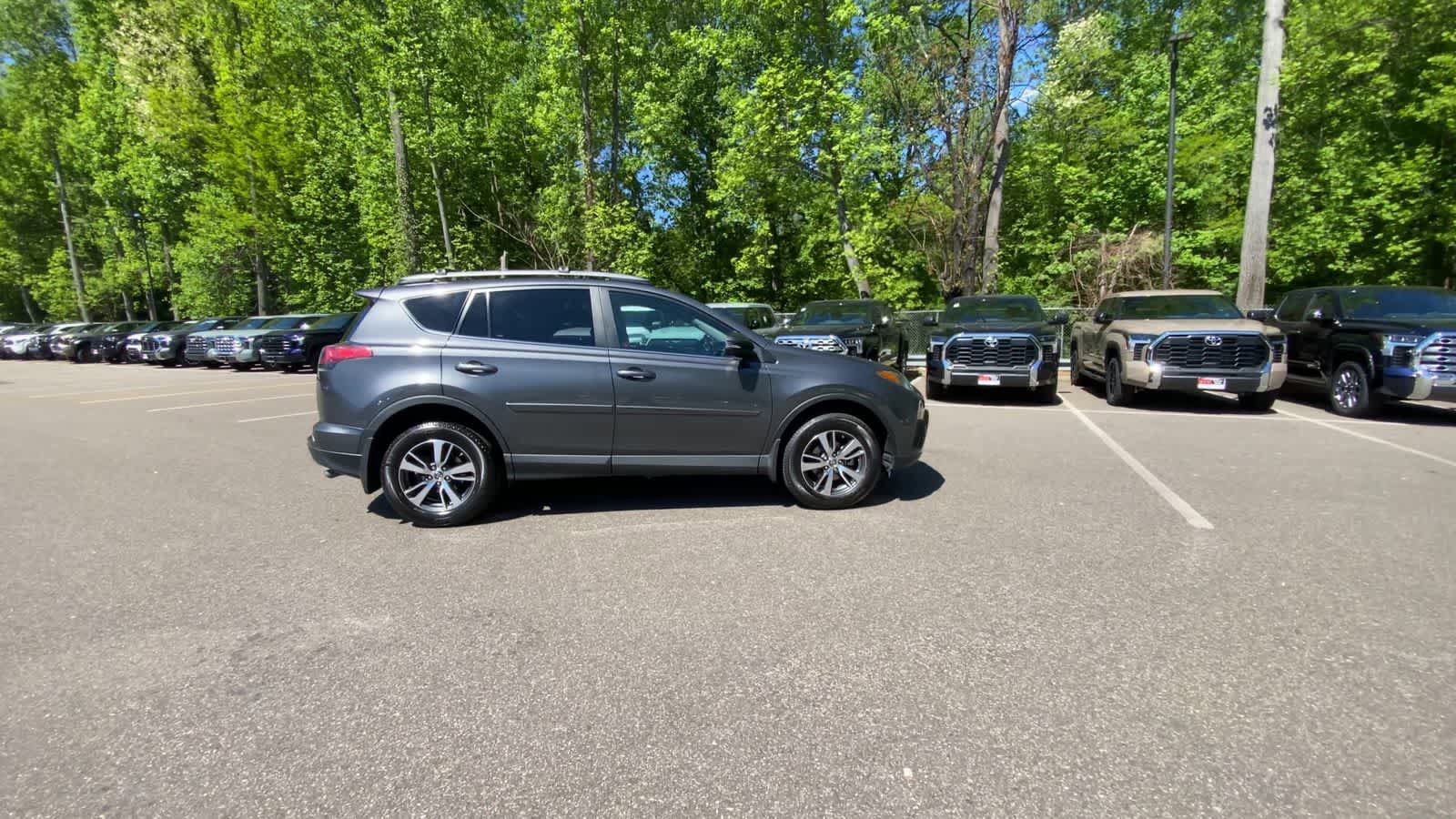 Used 2018 Toyota RAV4 XLE w/ Plus Extra Value Package AWD/4WD image 12