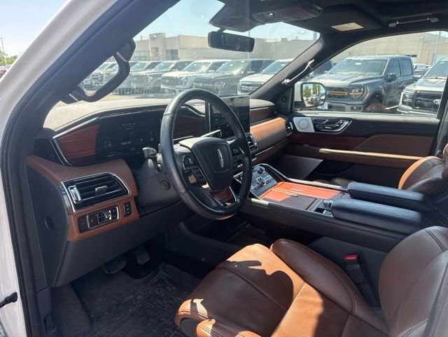 Used 2024 Lincoln Navigator L Reserve AWD/4WD image 10