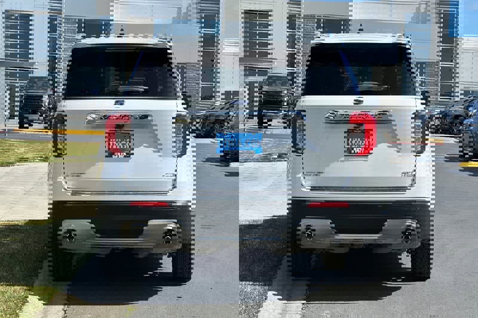 Used 2021 Ford Explorer Limited w/ Equipment Group 301A image 7