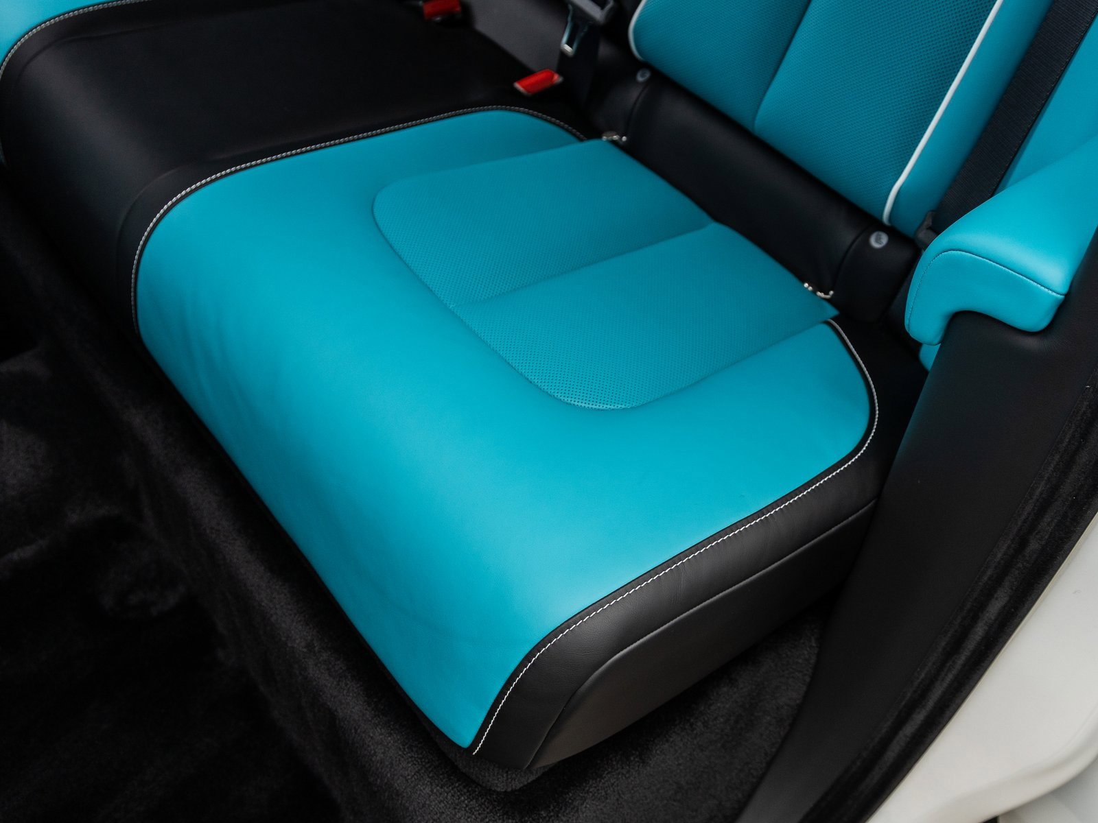 New 2026 Rolls-Royce Cullinan Black Badge image 43