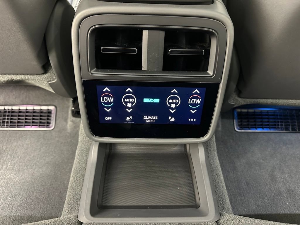 Certified 2022 Porsche Taycan Turbo S AWD/4WD image 41