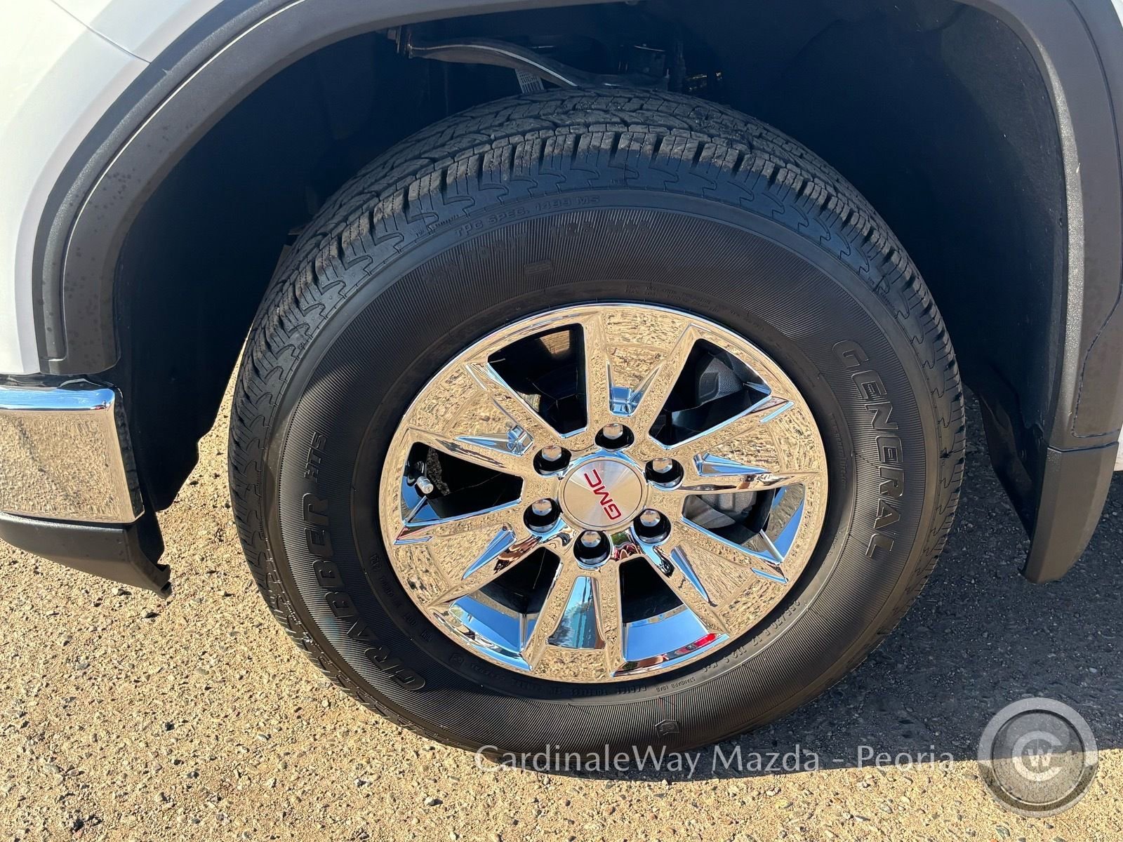 Used 2025 GMC Sierra 1500 SLE image 12