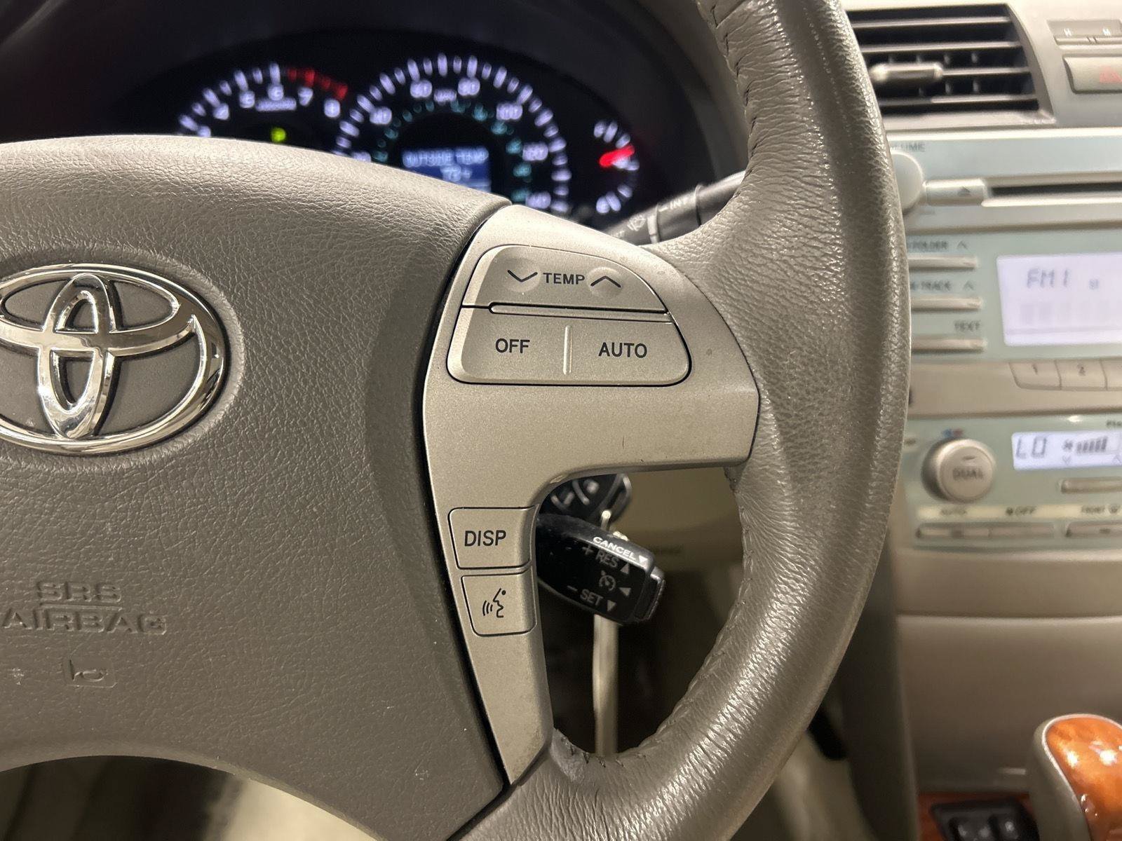 Used 2009 Toyota Camry XLE w/ Leather Pkg FWD image 12