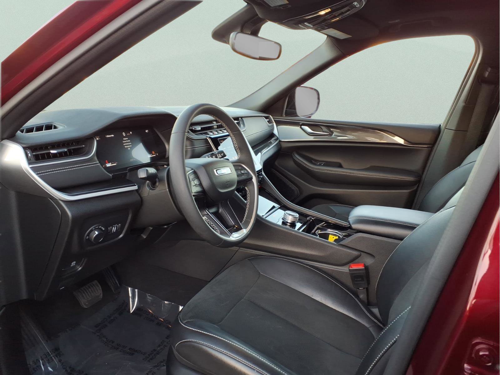 Used 2023 Jeep Grand Cherokee L Altitude image 8