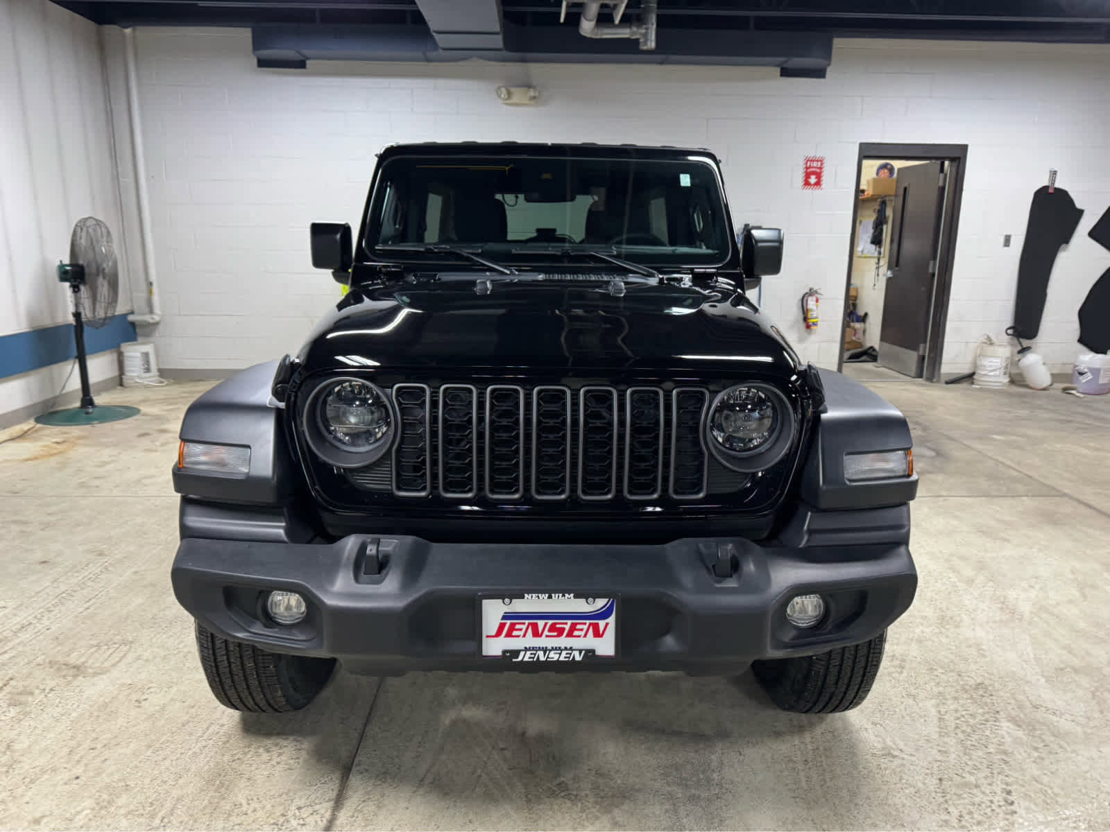 Used 2024 Jeep Wrangler Sport S image 2