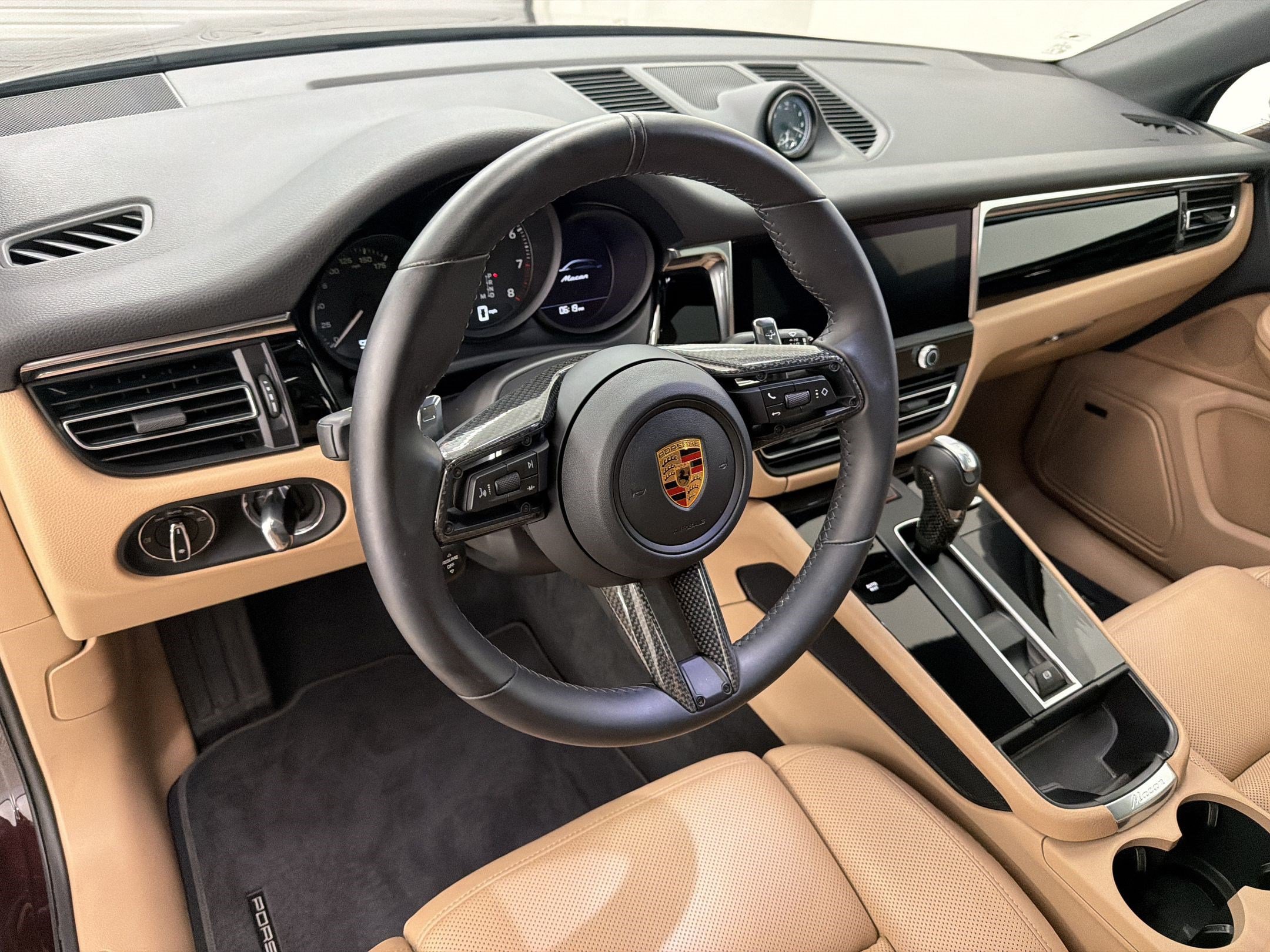 Used 2026 Porsche Macan AWD/4WD image 4