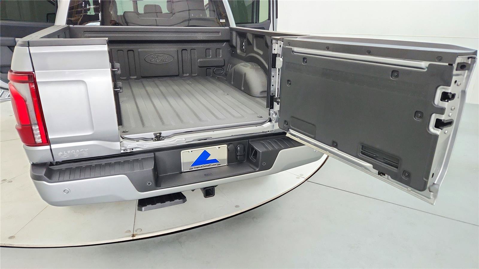 Used 2025 Ford F150 Platinum AWD/4WD image 21