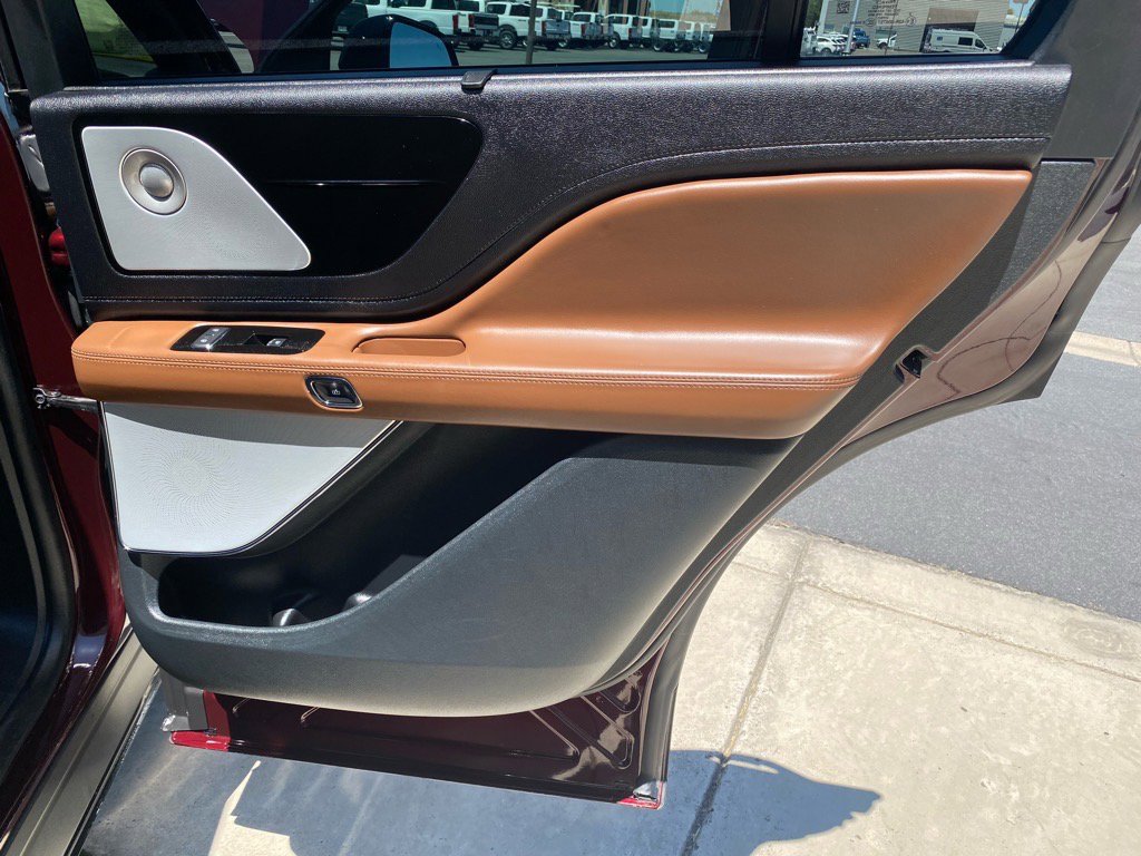 Used 2022 Lincoln Aviator Reserve w/ Equipment Group 201A image 43