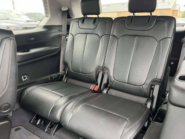 Used 2023 Jeep Grand Cherokee L Limited AWD/4WD image 17