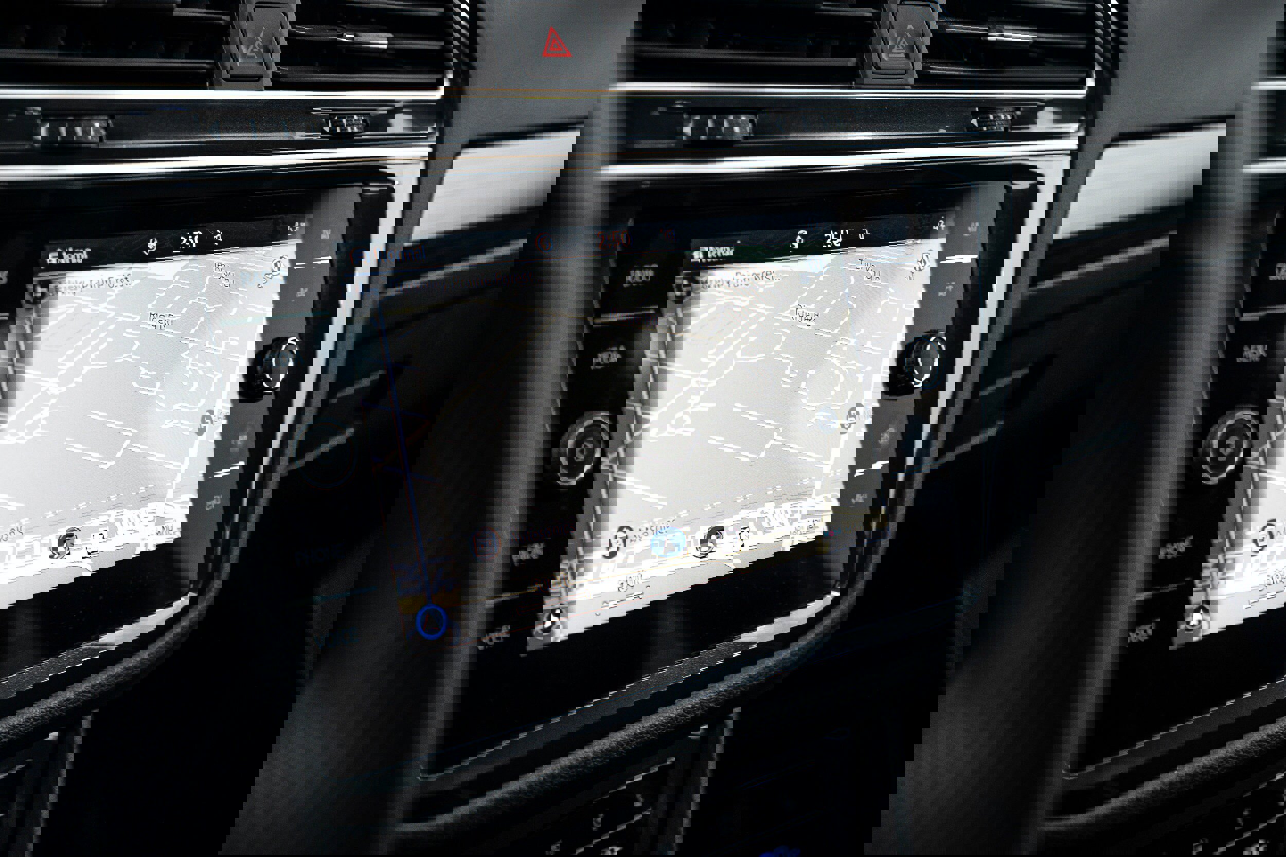 Used 2024 Volkswagen Tiguan SEL R-Line image 15