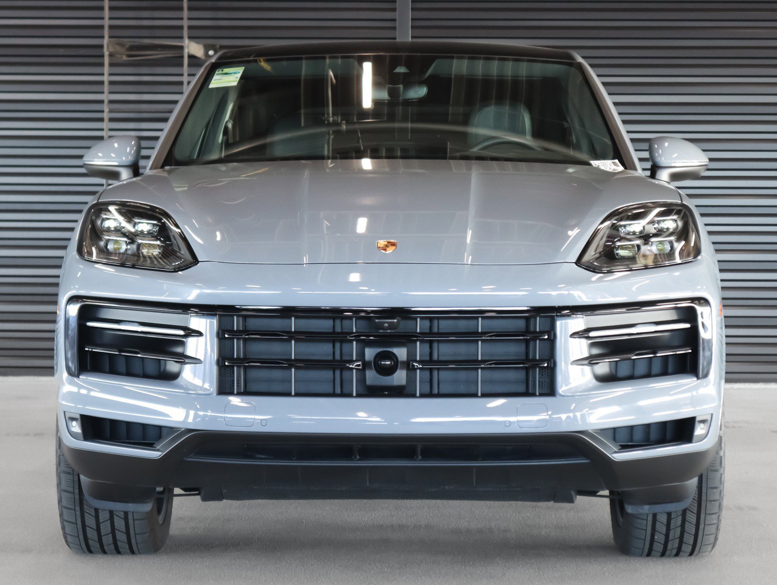 Certified 2025 Porsche Cayenne Coupe image 8
